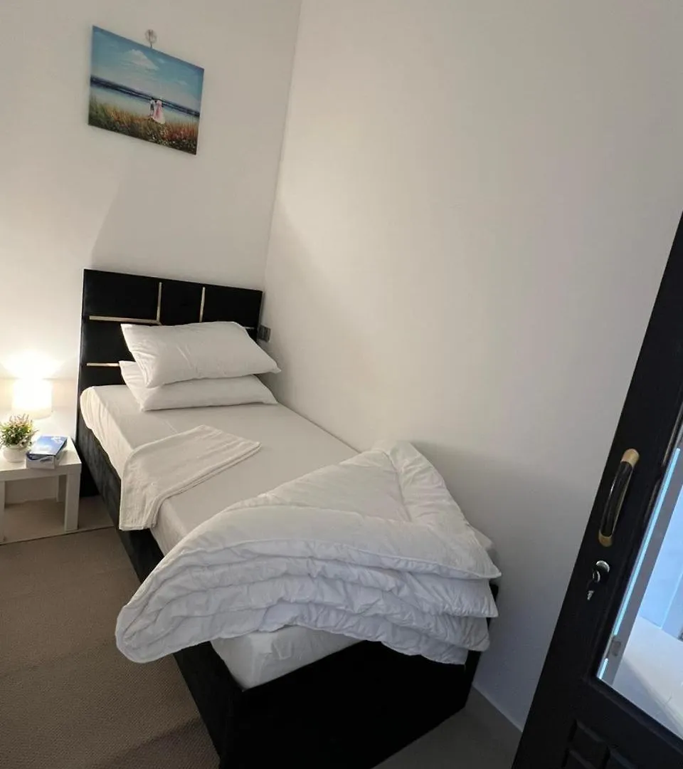 Four Stars Hostel Dubai