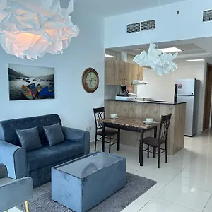 Golden Vacation Homes Continental Tower Marina Dubaï