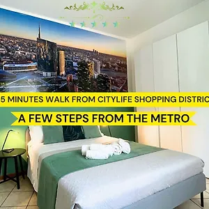  Apartment Elegant Citylife Apartment- Metro Access - Double Italy